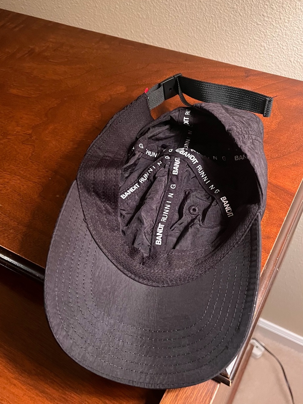 Bandit RUN CITY Black Running Hat - Picture 3 of 6